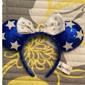 NWOT Disney Parks Americana Sequined Blue and White Stars n Bow Ear Headband